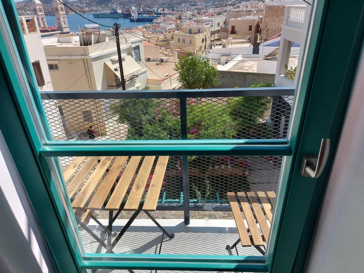 Ermoupolis Hidden Gems Apartment Екстериор снимка