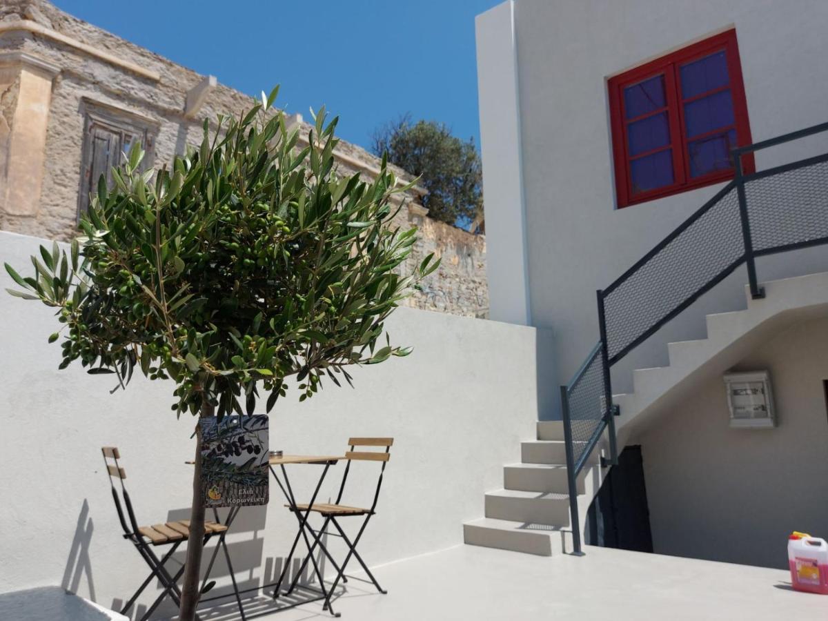 Ermoupolis Hidden Gems Apartment Екстериор снимка